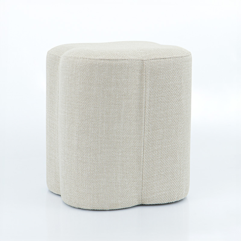 Pouf 'Thylane' forme de trèfle beige