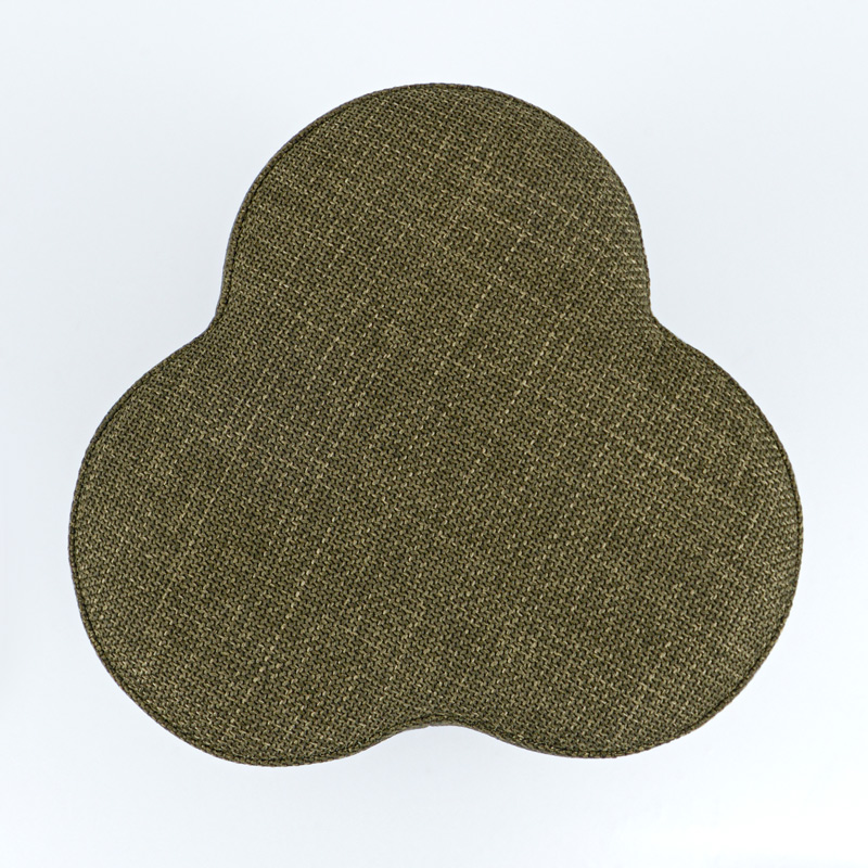 Pouf 'Thylane' forme de trèfle vert olive